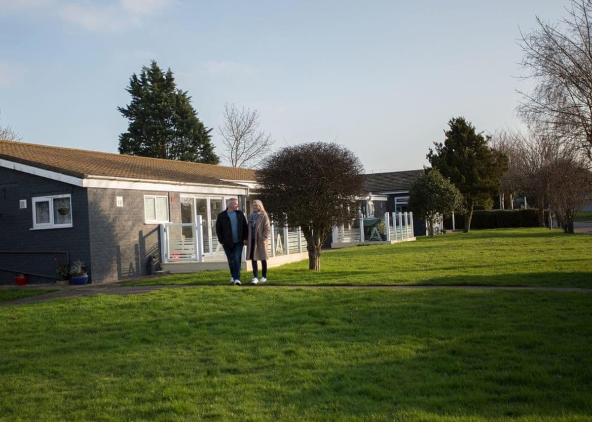 Broadlands Park And Marina Hotel Pakefield Exterior photo