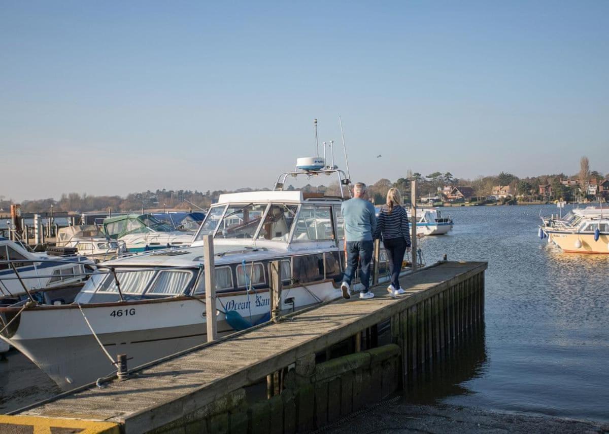 Broadlands Park And Marina Hotel Pakefield Exterior photo