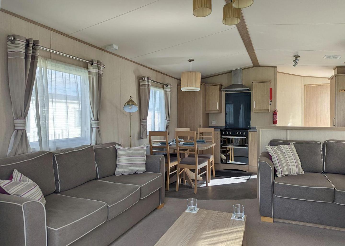 Broadlands Park And Marina Hotel Pakefield Room photo